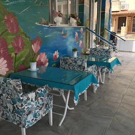 Foca Palas Pension * フォチャ