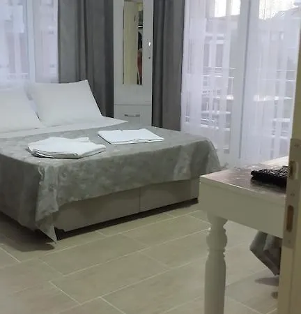 Foca Palas Pension Gæstehus