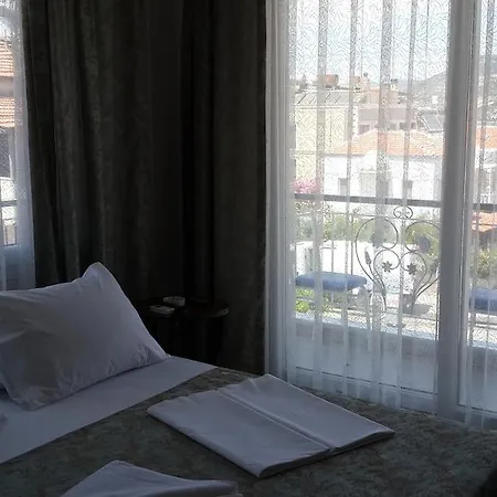 Foca Palas Pension * Foça