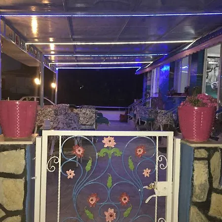 ゲストハウス Foca Palas Pension