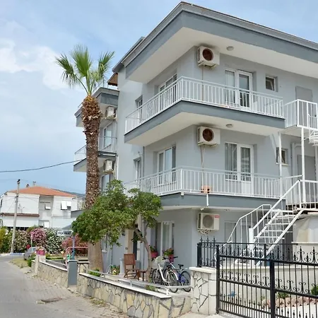 Foca Palas Pension Gæstehus