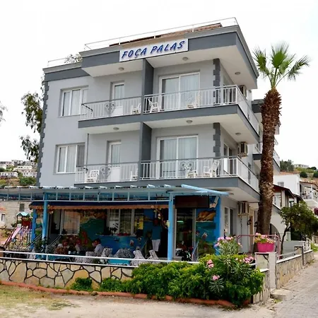 Foca Palas Pension Gæstehus
