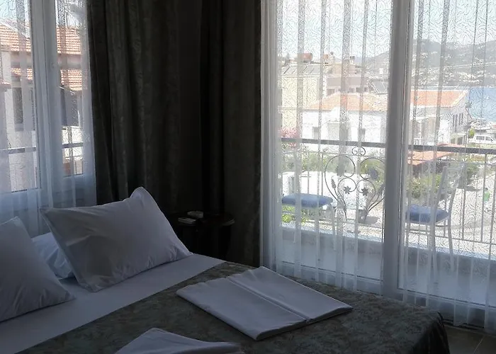 Foca Palas Pension * Foça