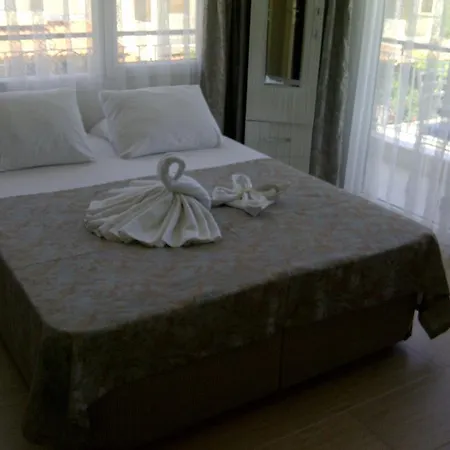 Foca Palas Pension Πανσιόν