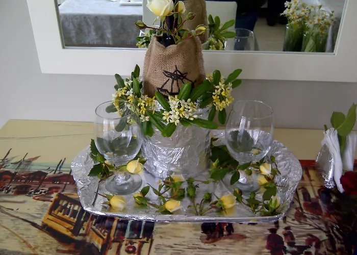 Foca Palas Pension *