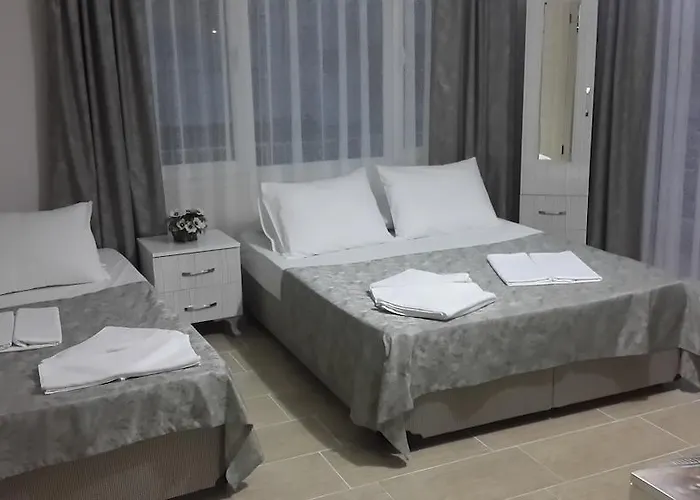 Foca Palas Pension *